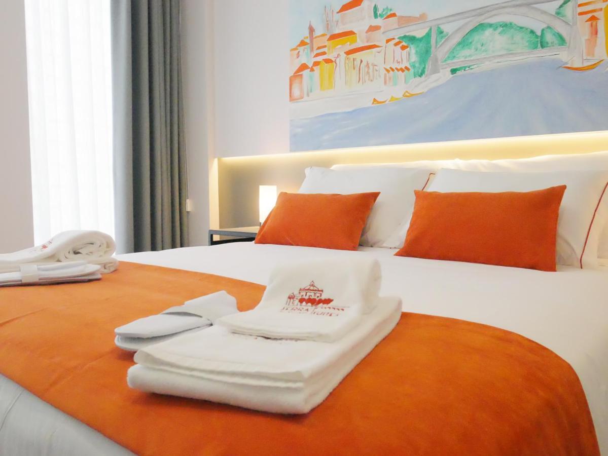 Serra Do Pilar Porto Suites ヴィラ・ノヴァ・デ・ガイア エクステリア 写真