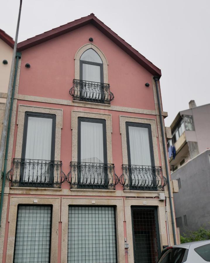 Serra Do Pilar Porto Suites ヴィラ・ノヴァ・デ・ガイア エクステリア 写真